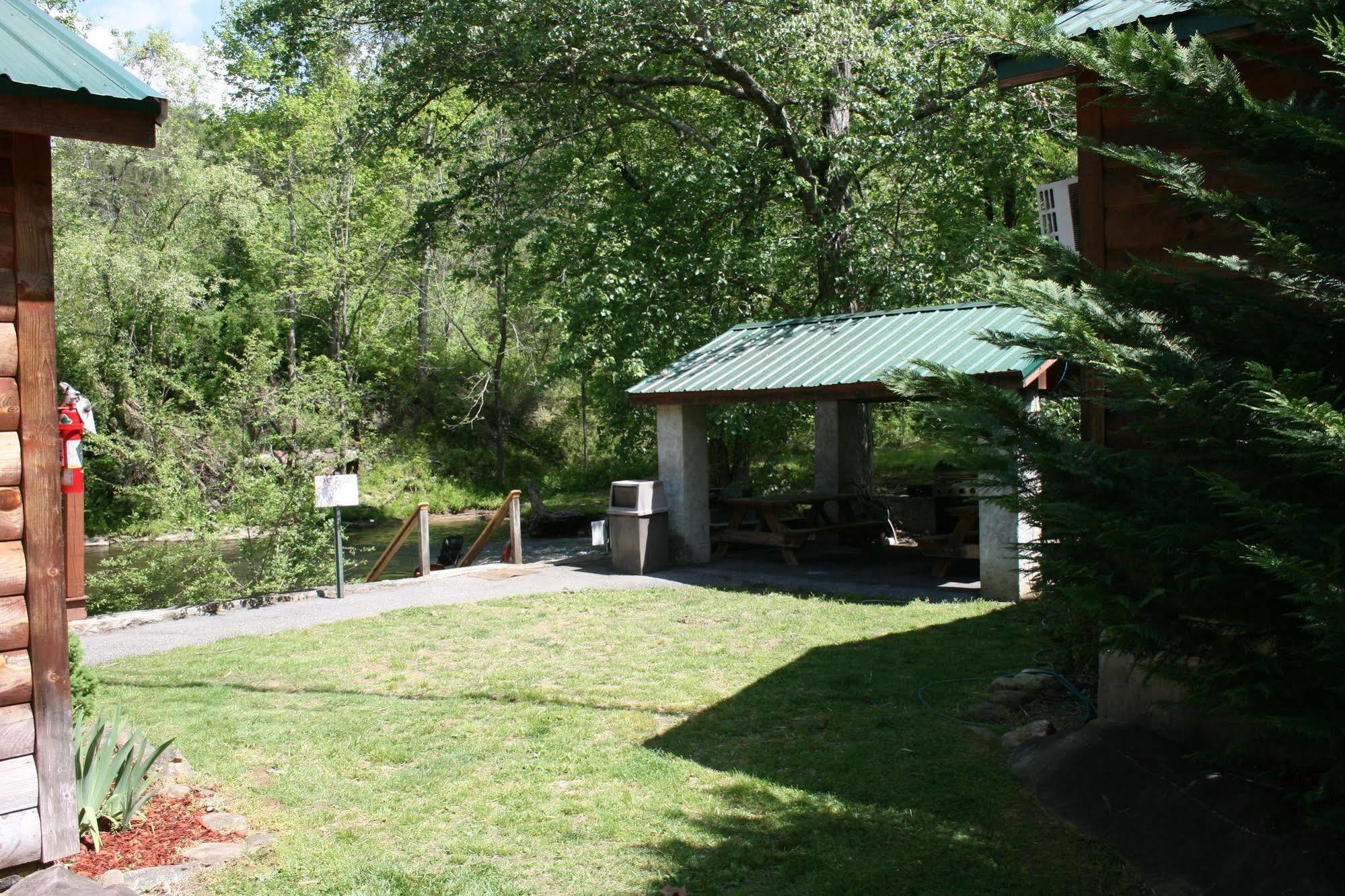 Qualla Cabins And Motel Cherokee Near Casino Whittier Eksteriør bilde